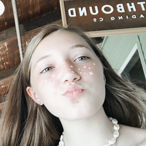 Meet your Posher, Adriana